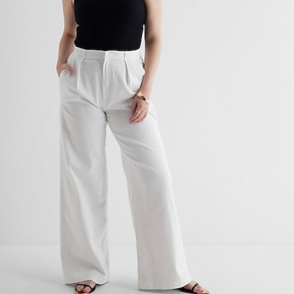 Express Stylist Super High Waisted White Pleated Wide Leg Pant - 12R - NWT